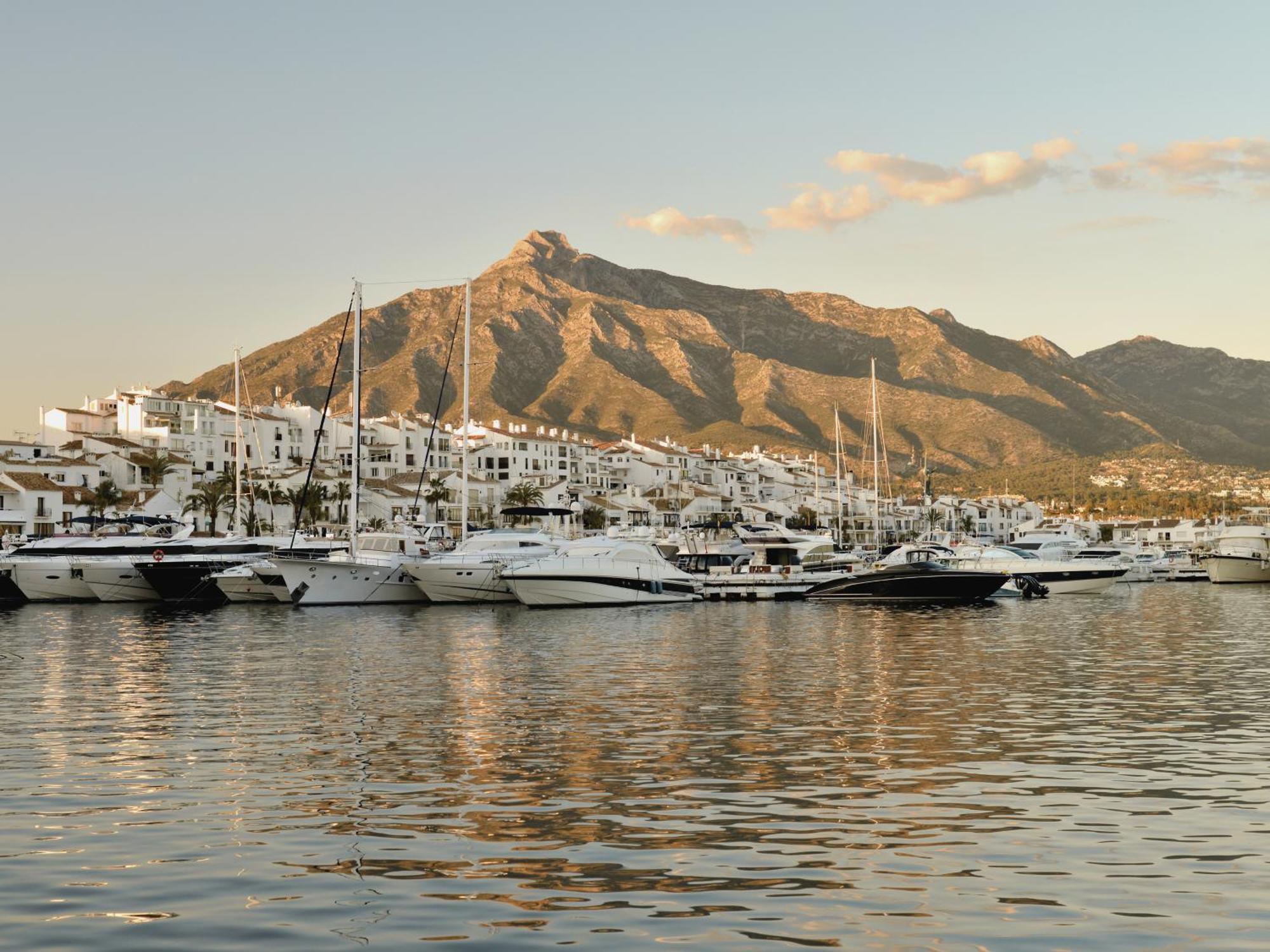 Lejlighed Vacation I Brand New Terrazas De Banus Apt, 24-7 Security, A Minute From The Marina, The Sea And Luxury Shopping *